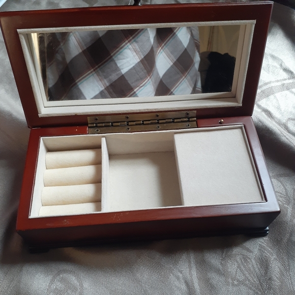 Bombay Co. Jewelry Box Beautiful - Picture 4 of 16